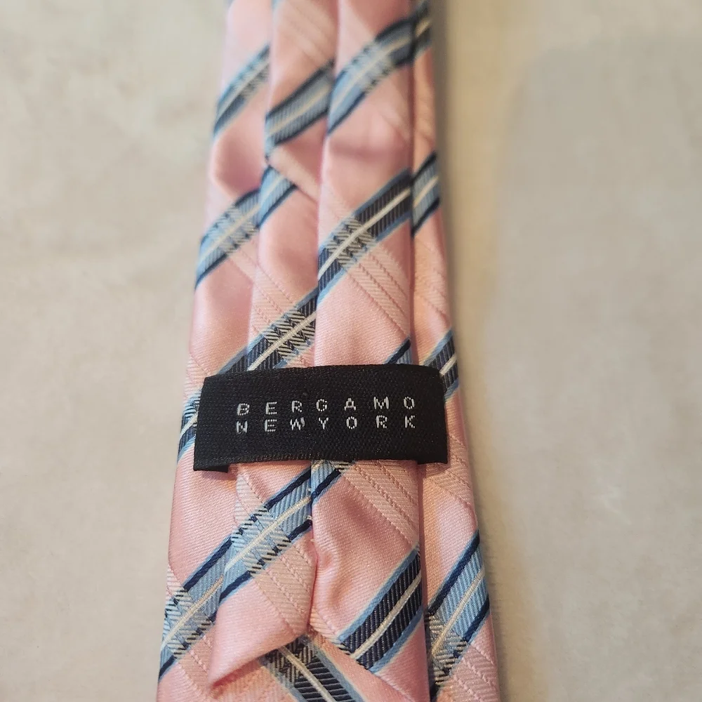 Bergamo New York striped clip